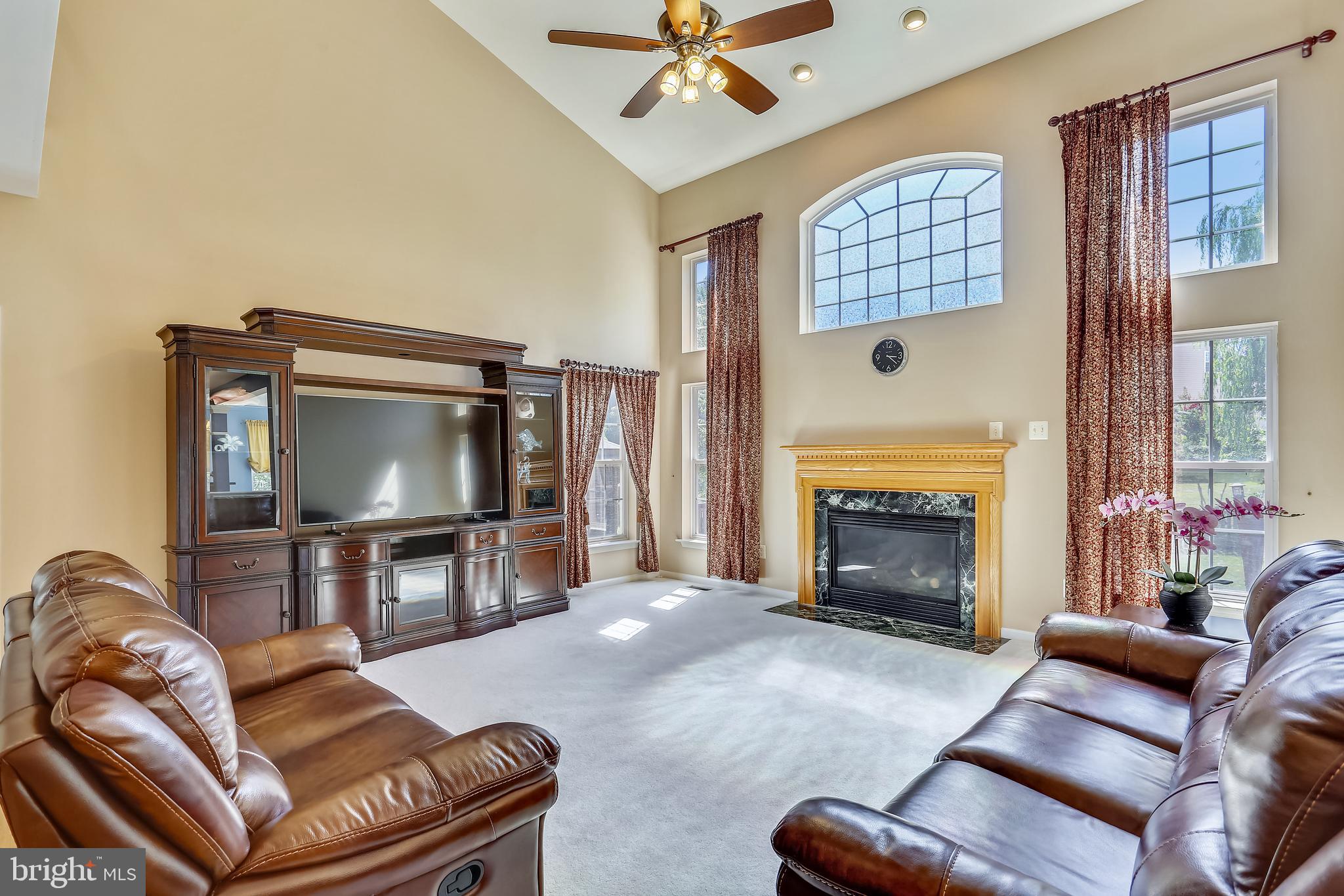 KINGS CROSSING - Residential