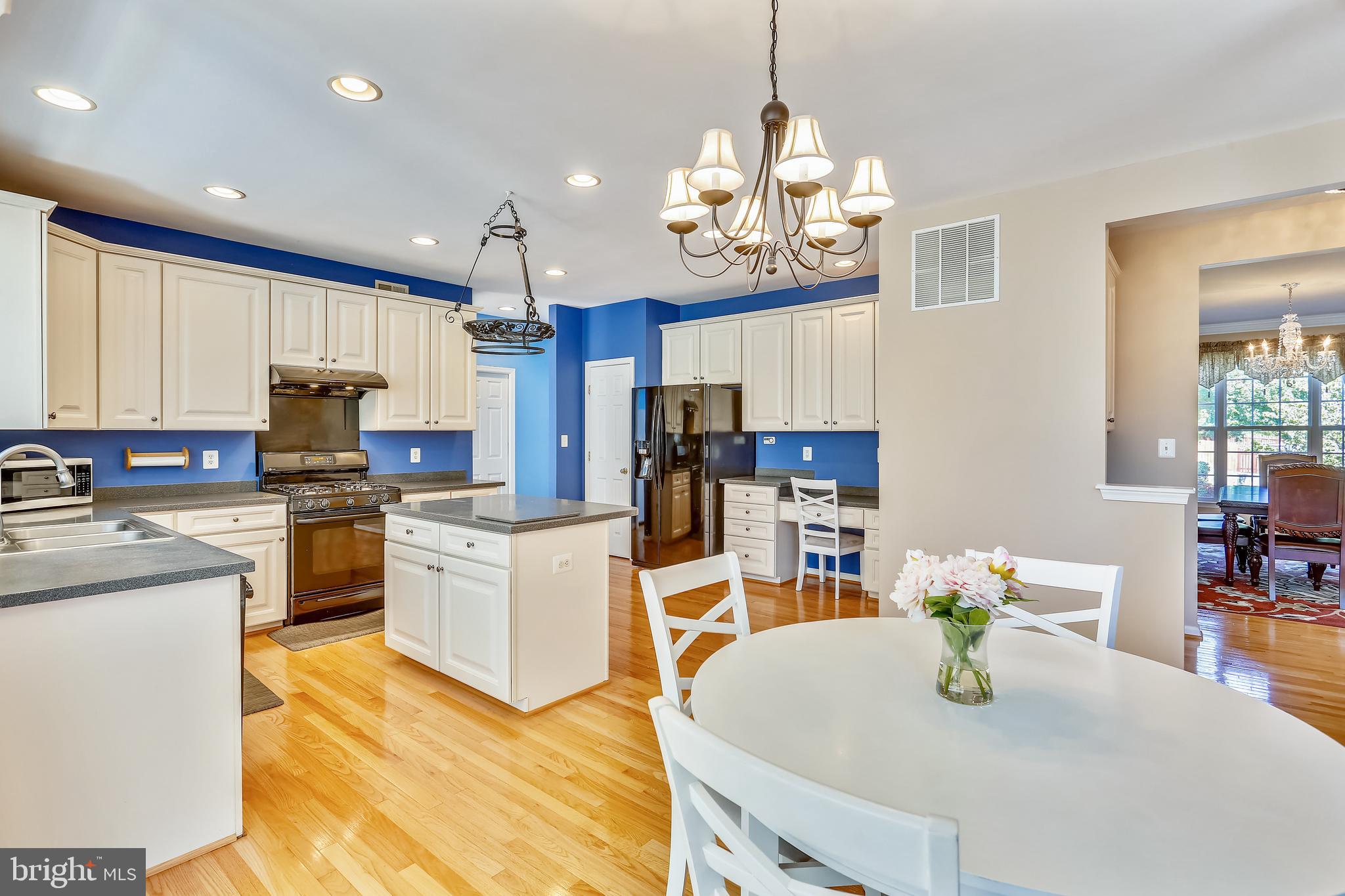 KINGS CROSSING - Residential