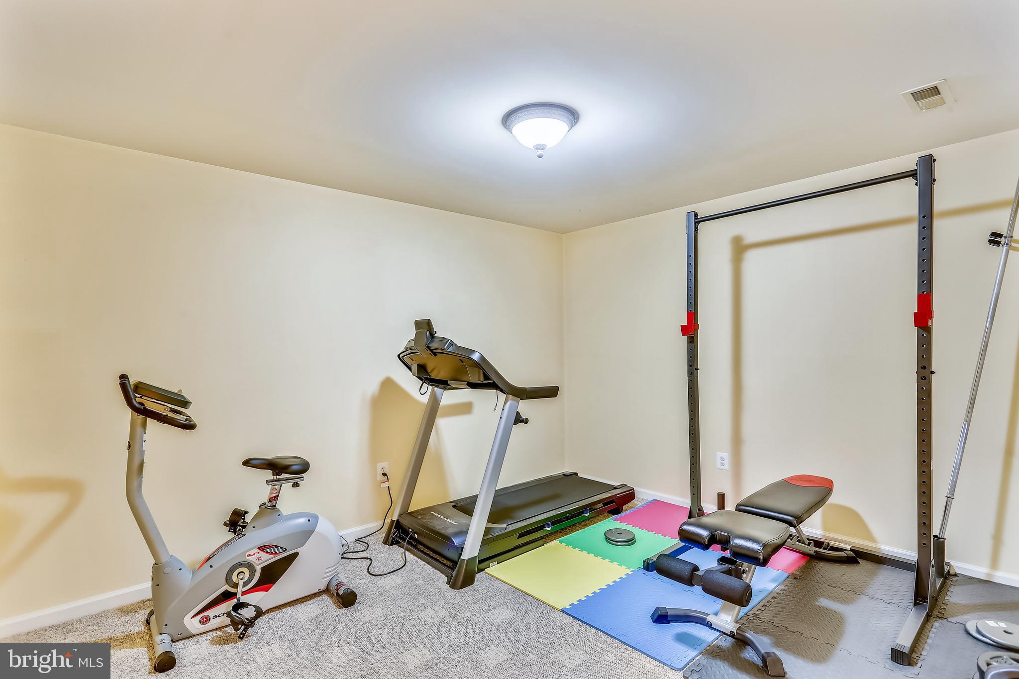 KINGS CROSSING - Residential