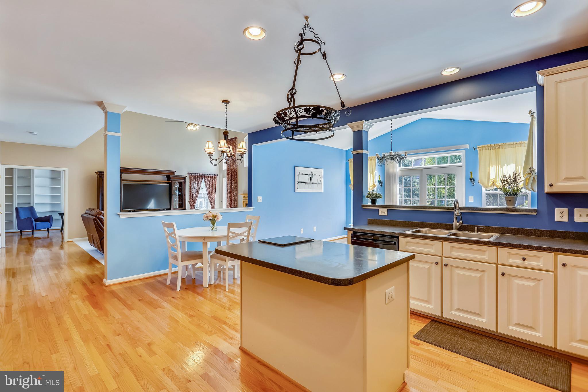 KINGS CROSSING - Residential