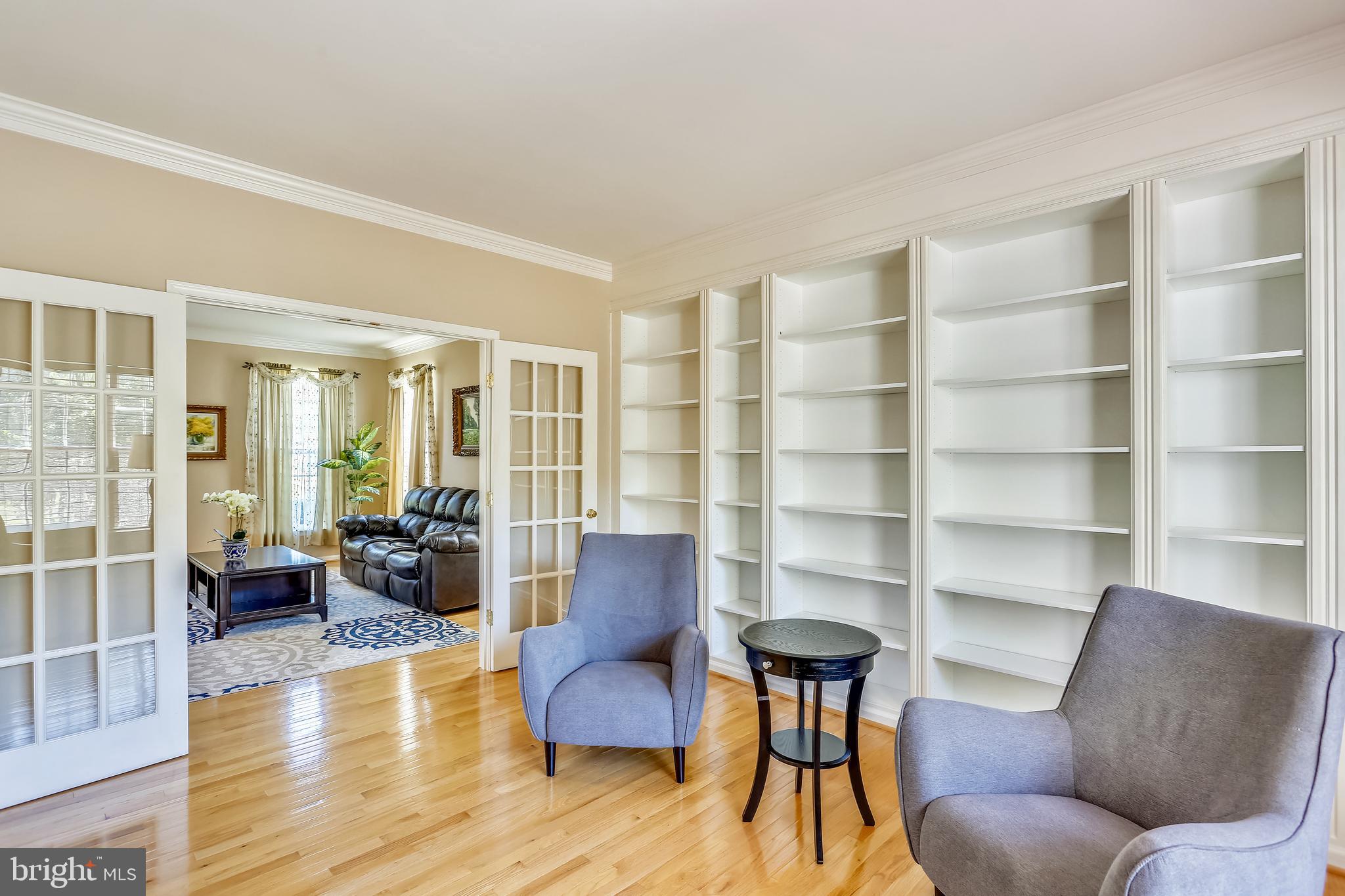 KINGS CROSSING - Residential