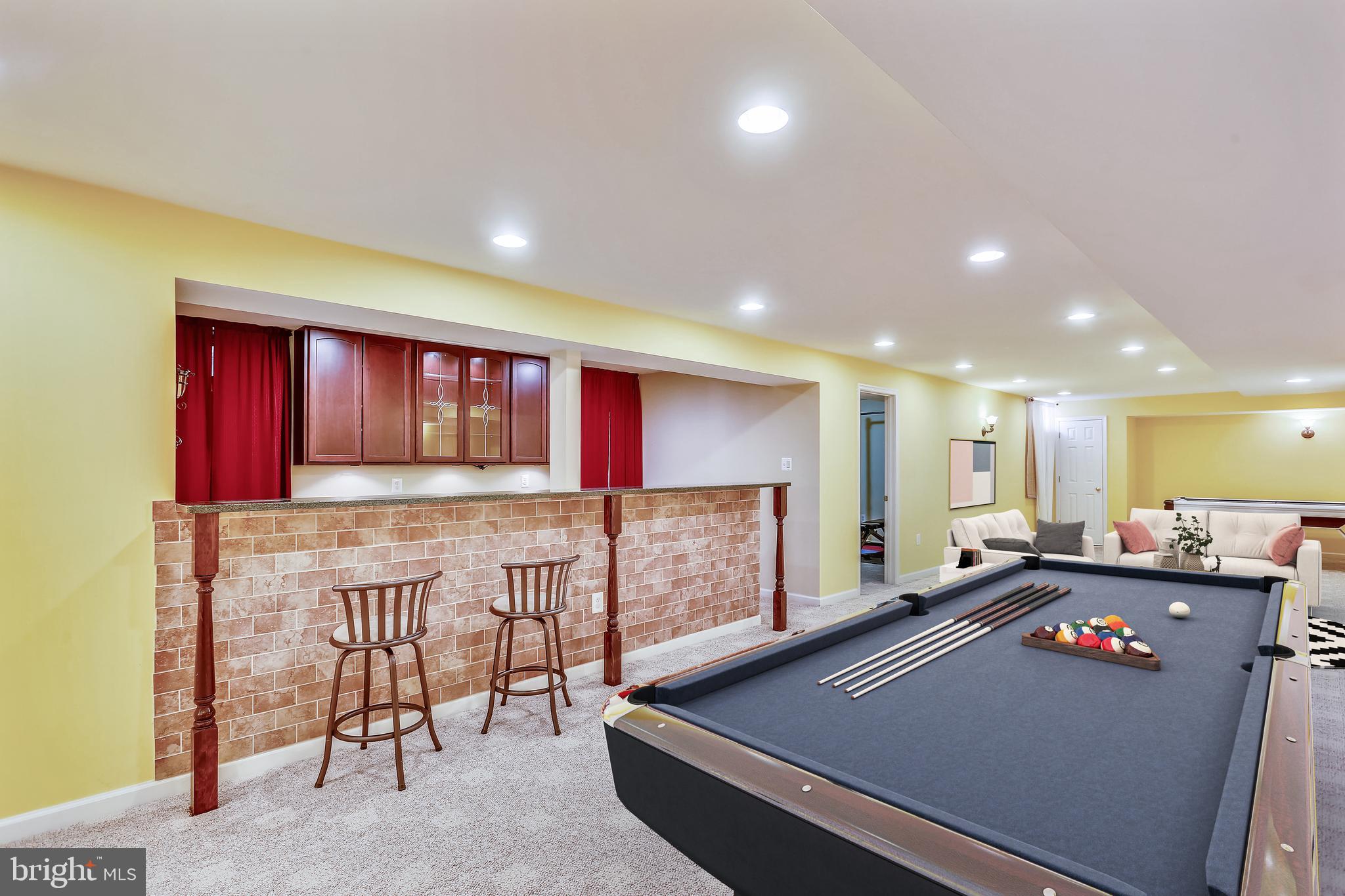 KINGS CROSSING - Residential