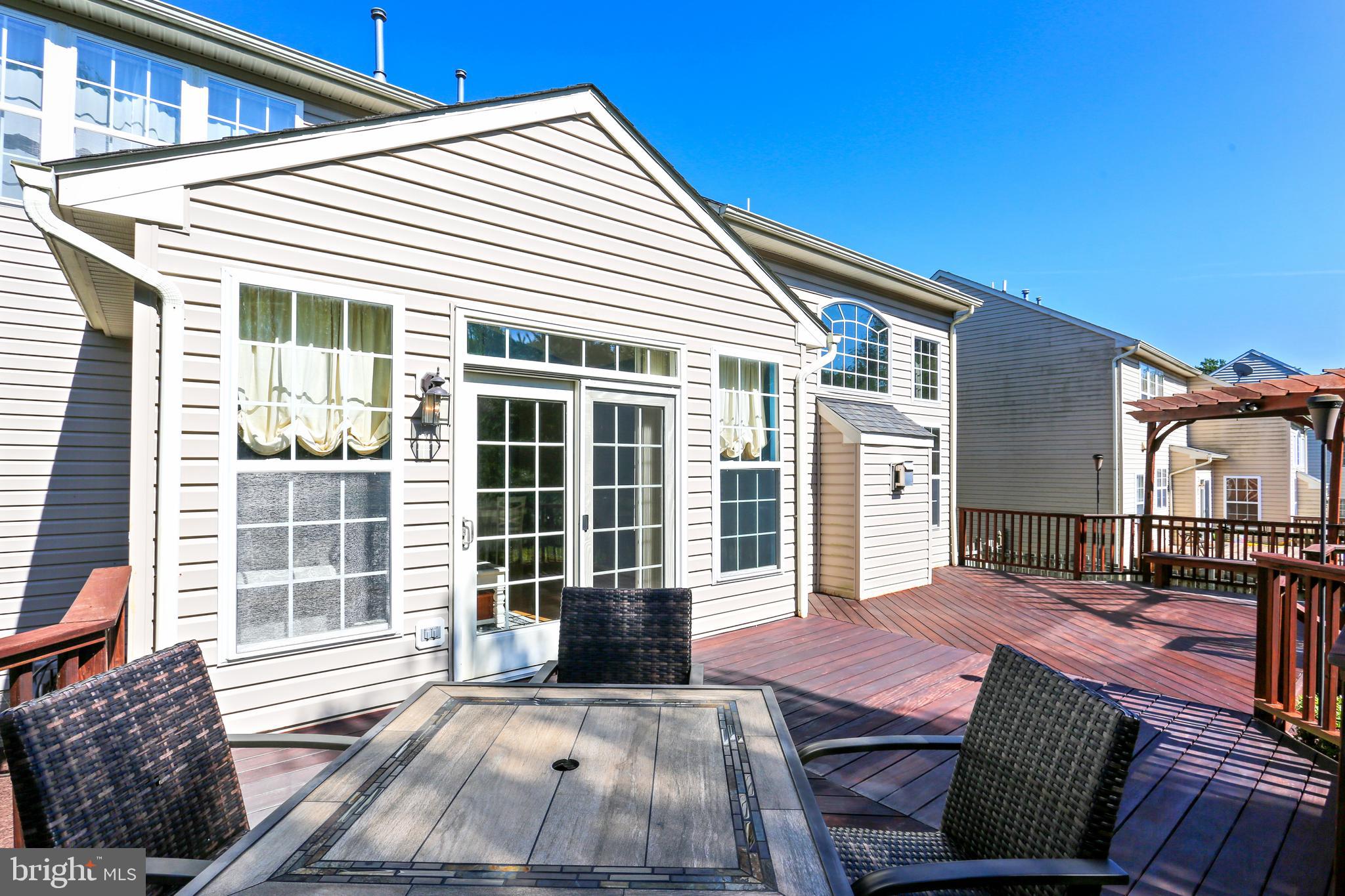 KINGS CROSSING - Residential