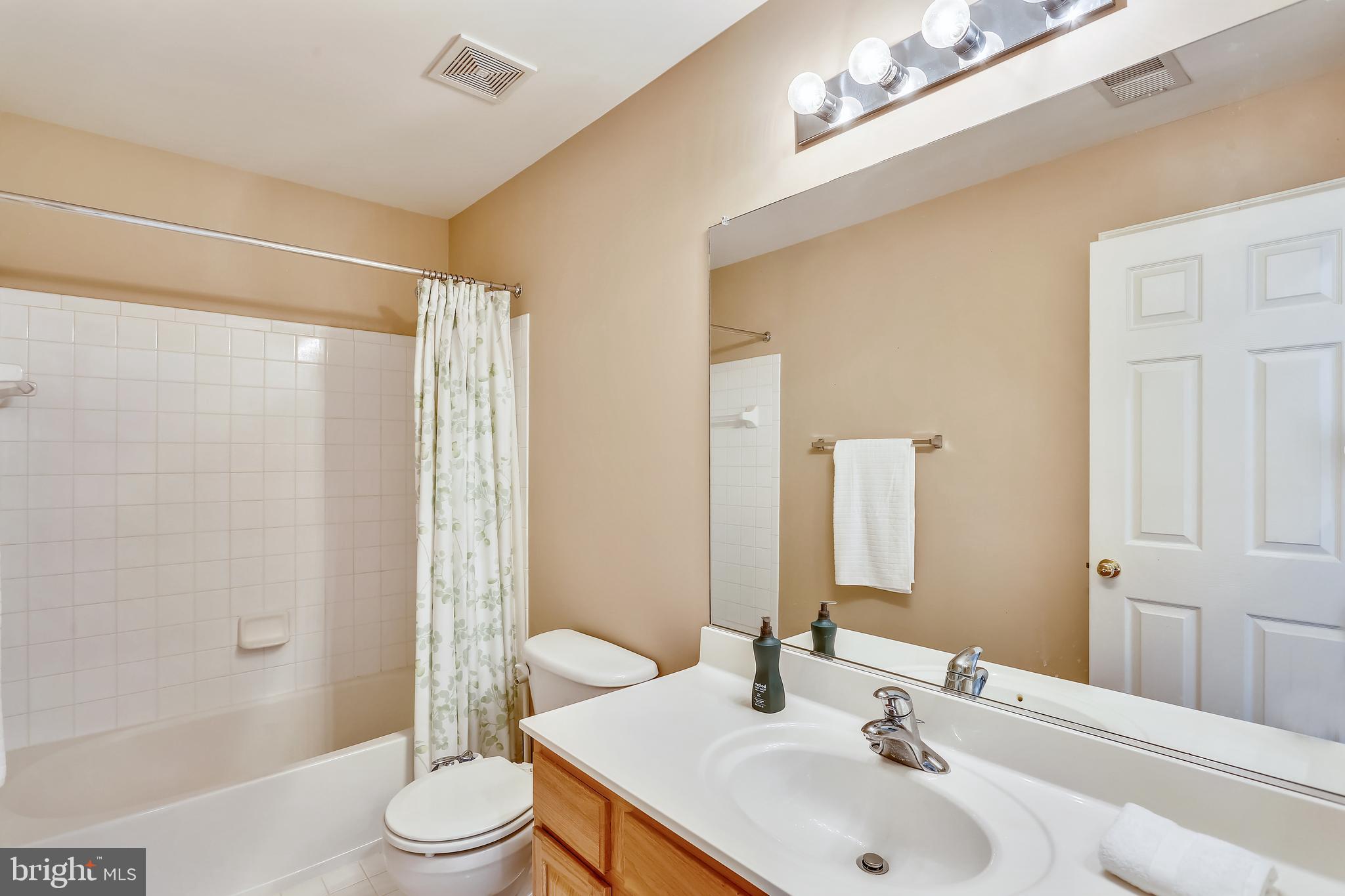 KINGS CROSSING - Residential