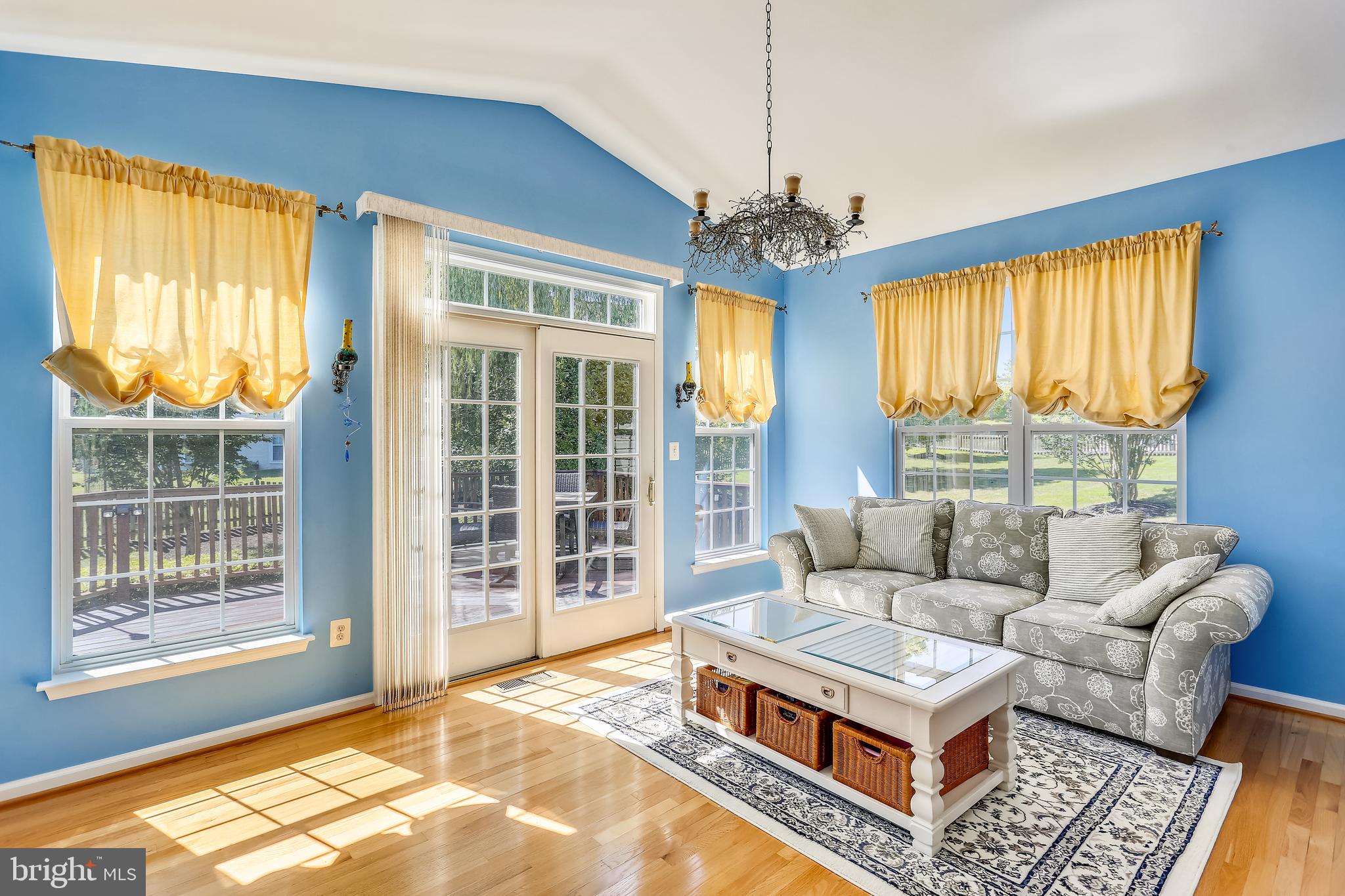 KINGS CROSSING - Residential