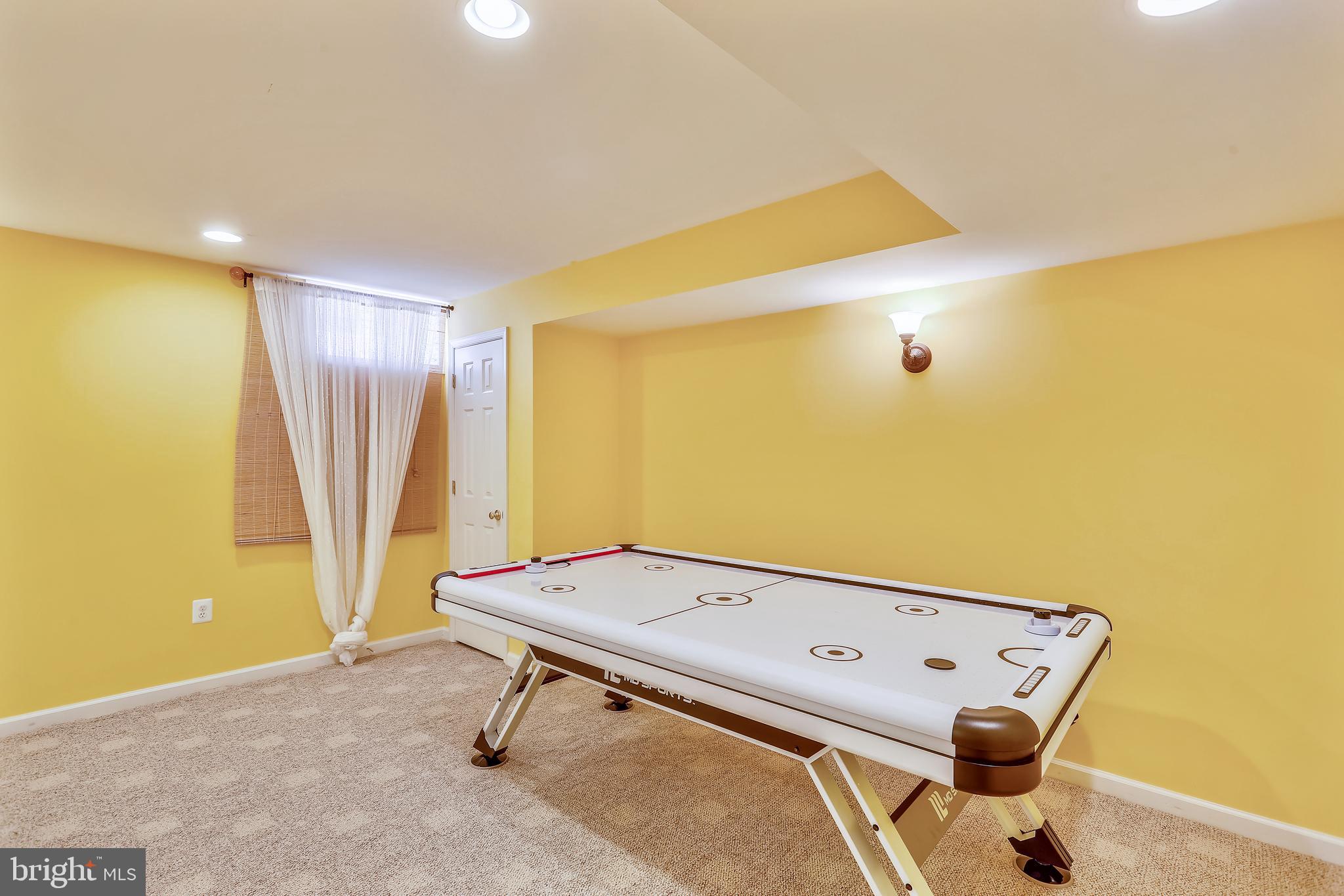 KINGS CROSSING - Residential