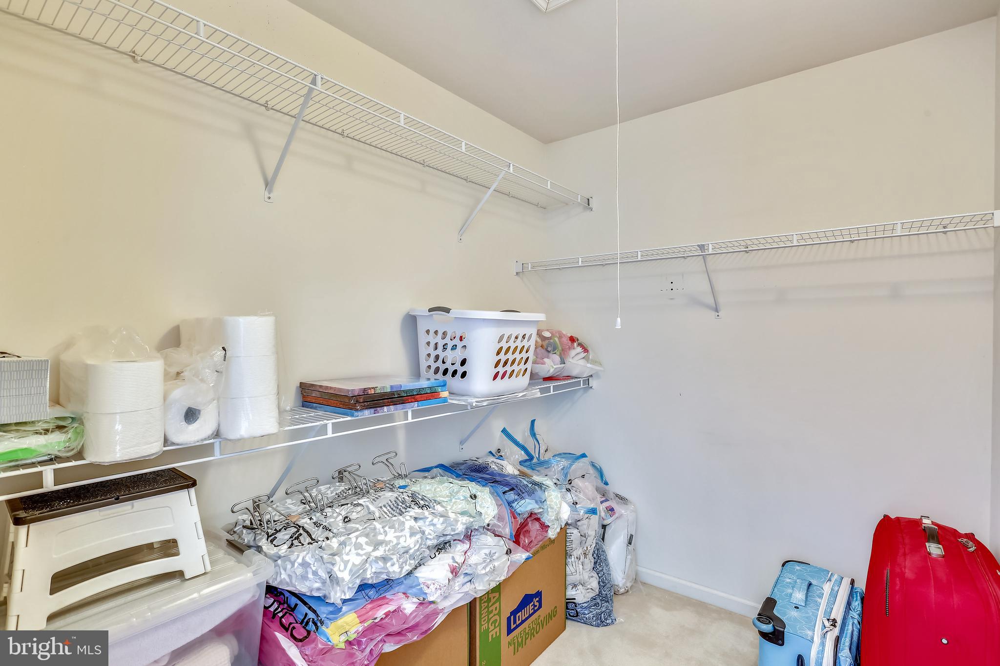 KINGS CROSSING - Residential