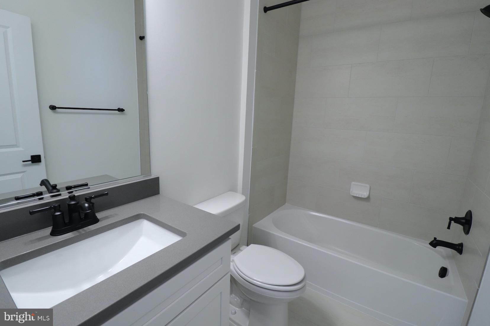 OVERLOOK AT FAIRFAX BOULEVARD - Residential Lease