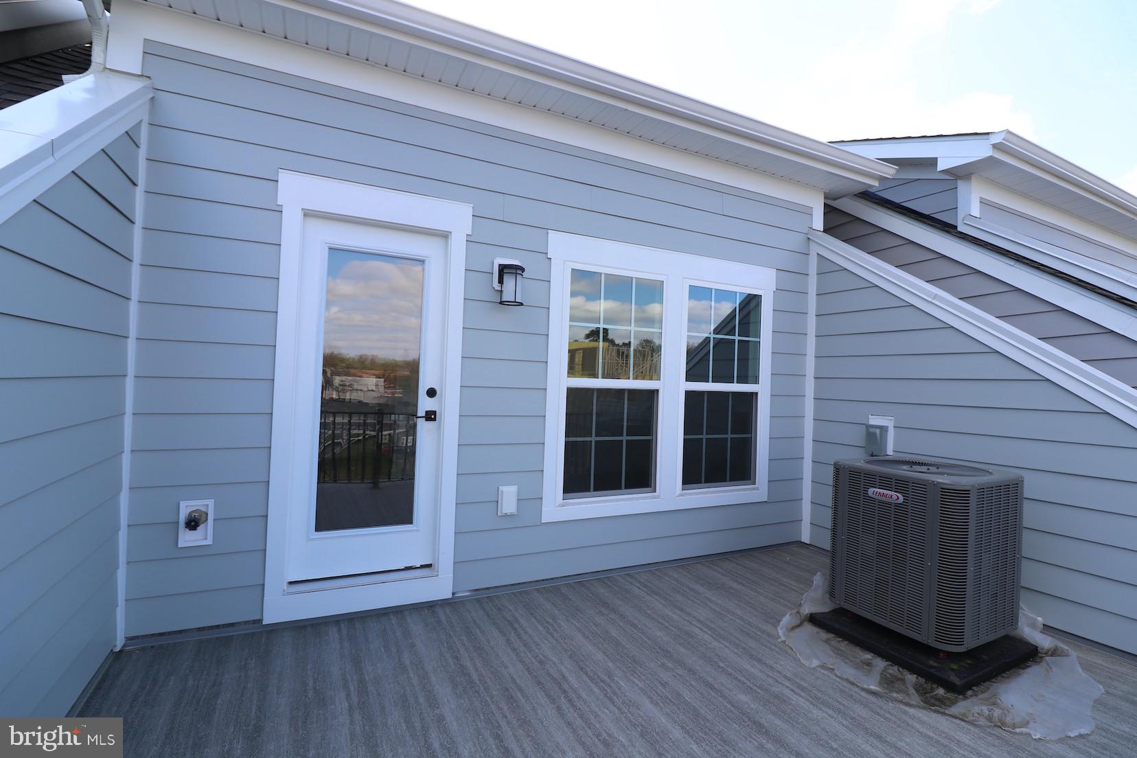 OVERLOOK AT FAIRFAX BOULEVARD - Residential Lease