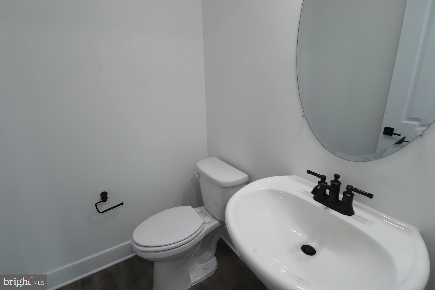 OVERLOOK AT FAIRFAX BOULEVARD - Residential Lease