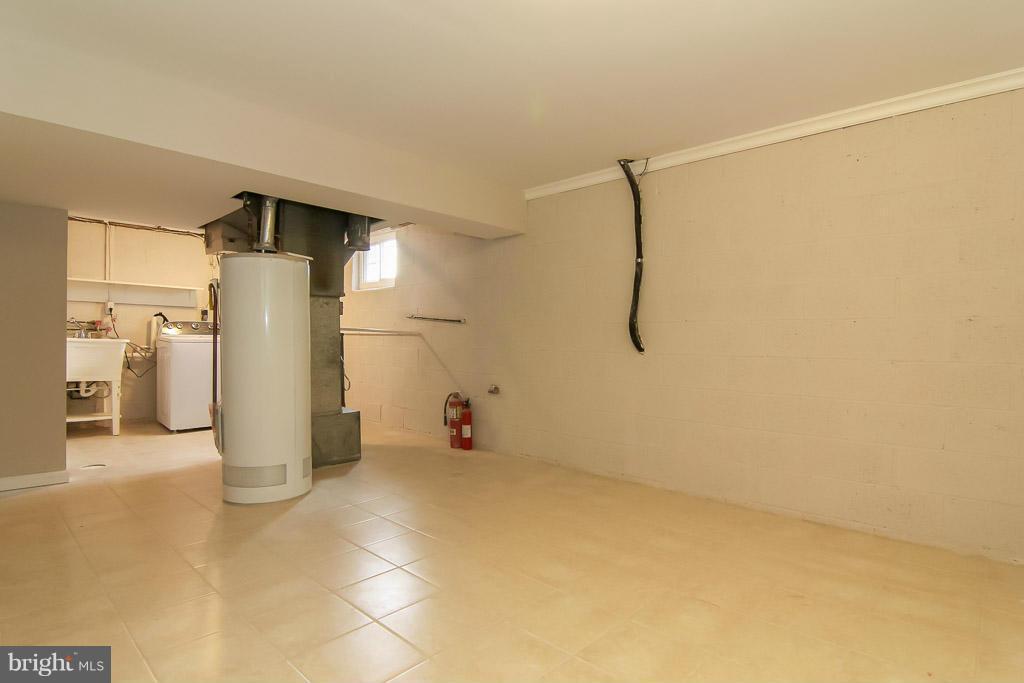 VIRGINIA HILLS - Residential