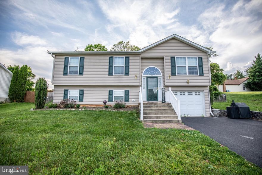 Check out this well laid out 3 bedroom, 3 bath, split foyer with finished lower level conveniently located near Interstate 81 (close to shopping and amenities). All 3 bedrooms and 2 bathrooms are located on the upper level along with the kitchen, dinning area, and living room. On the lower level, there is another full bath, large recreational area, and bonus room that is currently being used as a spare bedroom. Back deck, concrete patio,  and spacious fenced in back yard provide ample room to entertain outdoors but do need some TLC. New LVP flooring was installed 3 years ago. Call to schedule your showing today!