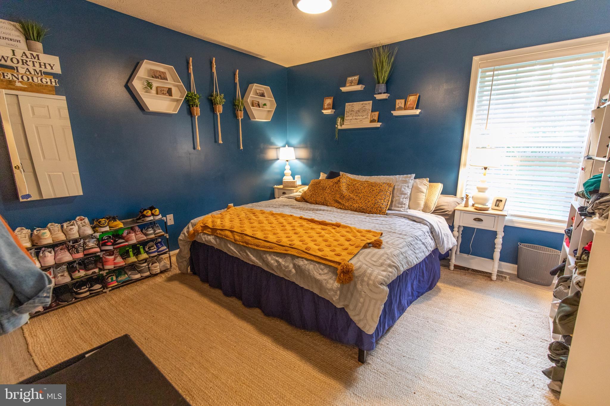 RIDGEFIELD - Residential