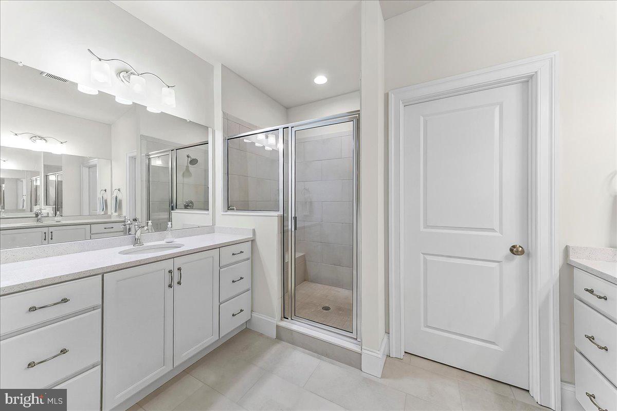 STONEHOUSE - Residential