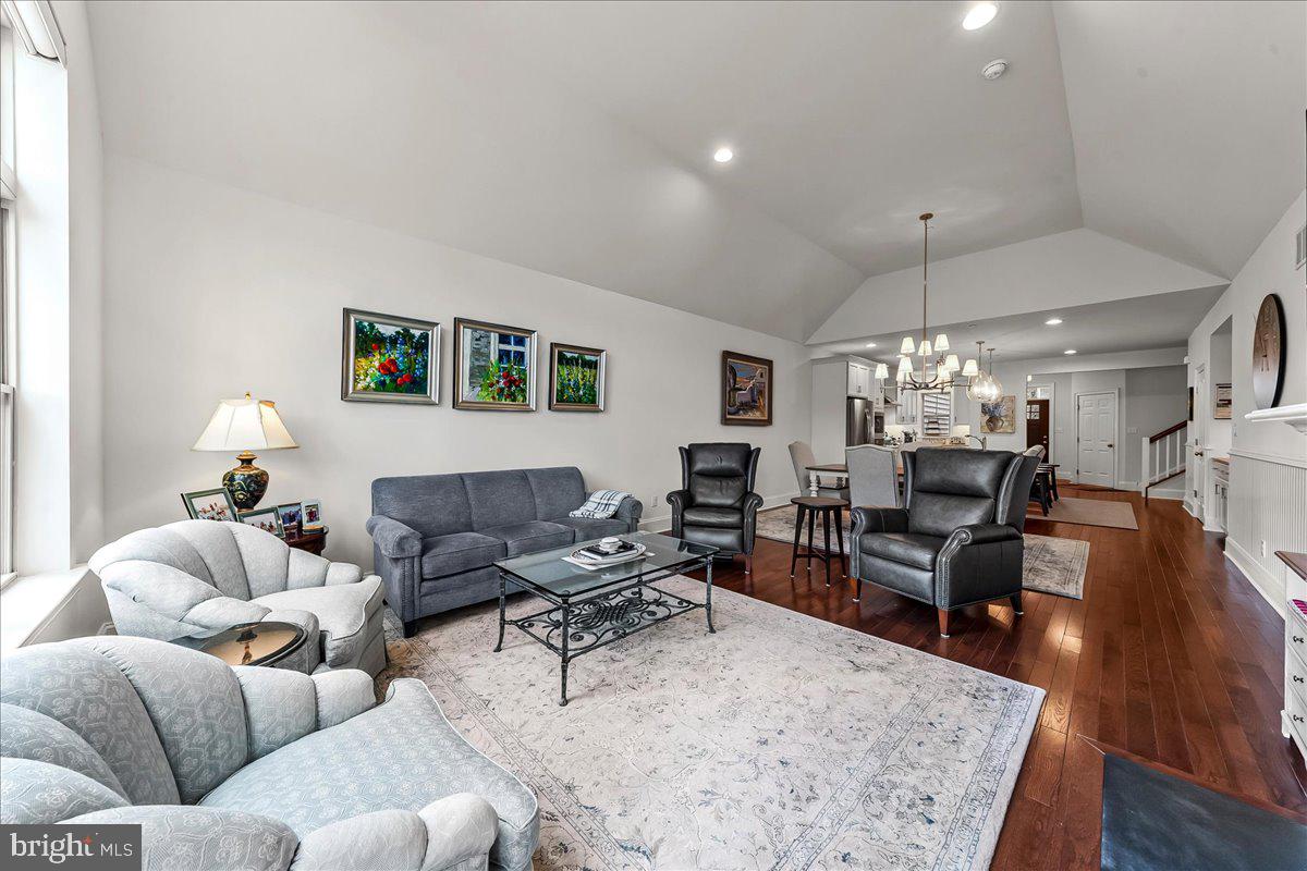 STONEHOUSE - Residential