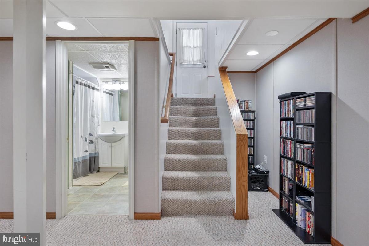 WOODLAWN HEIGHTS - Residential