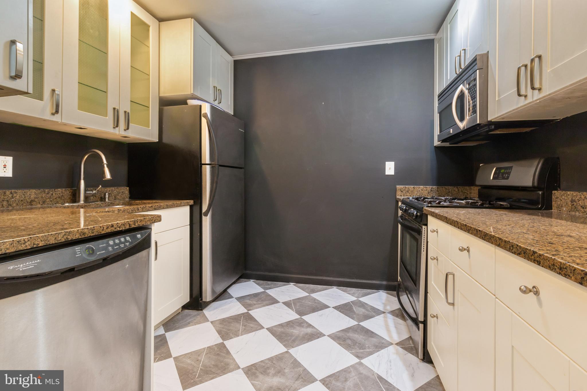 WASHINGTON SQ WEST - Residential