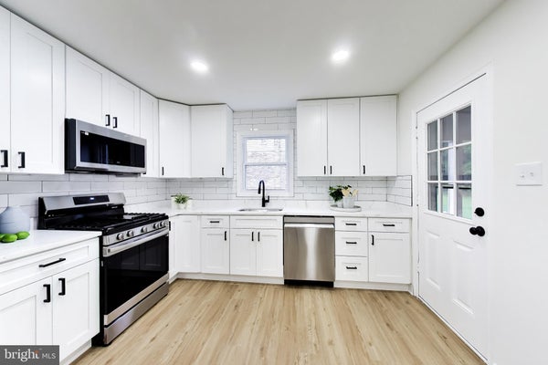6000 BROOKE JANE DR, CLINTON, MD 20735 - Image 42c64e7afc3fe76e5d59e7bbdb254cdc/1177299390