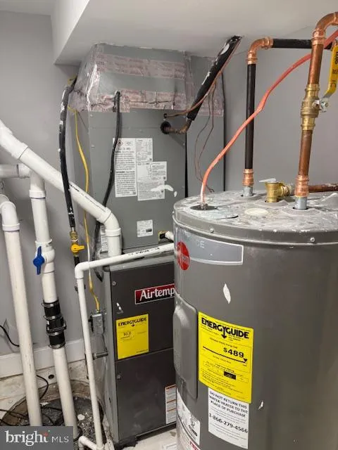 Philadelphia, Pennsylvania 19148, United States, 2 Bedrooms Bedrooms, ,3 BathroomsBathrooms,Residential,Contingent,147778