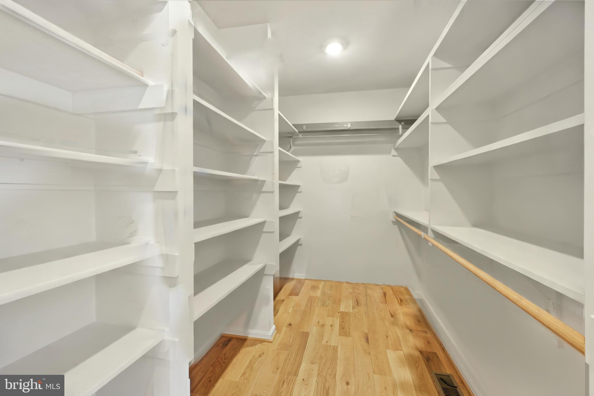 WINDSOR FOREST - Residential