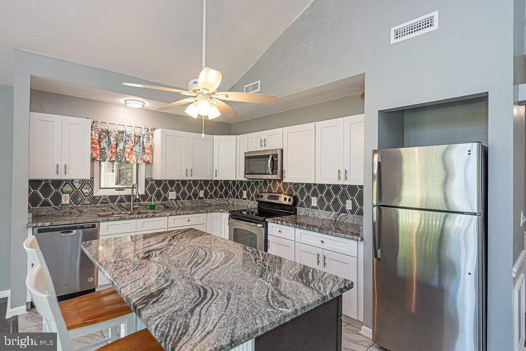 OCEAN PINES - BAY COLONY - Residential