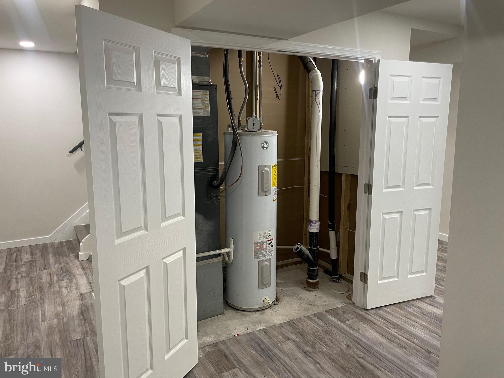 CALVERT TOWNE TOWNHOUSES - Residential