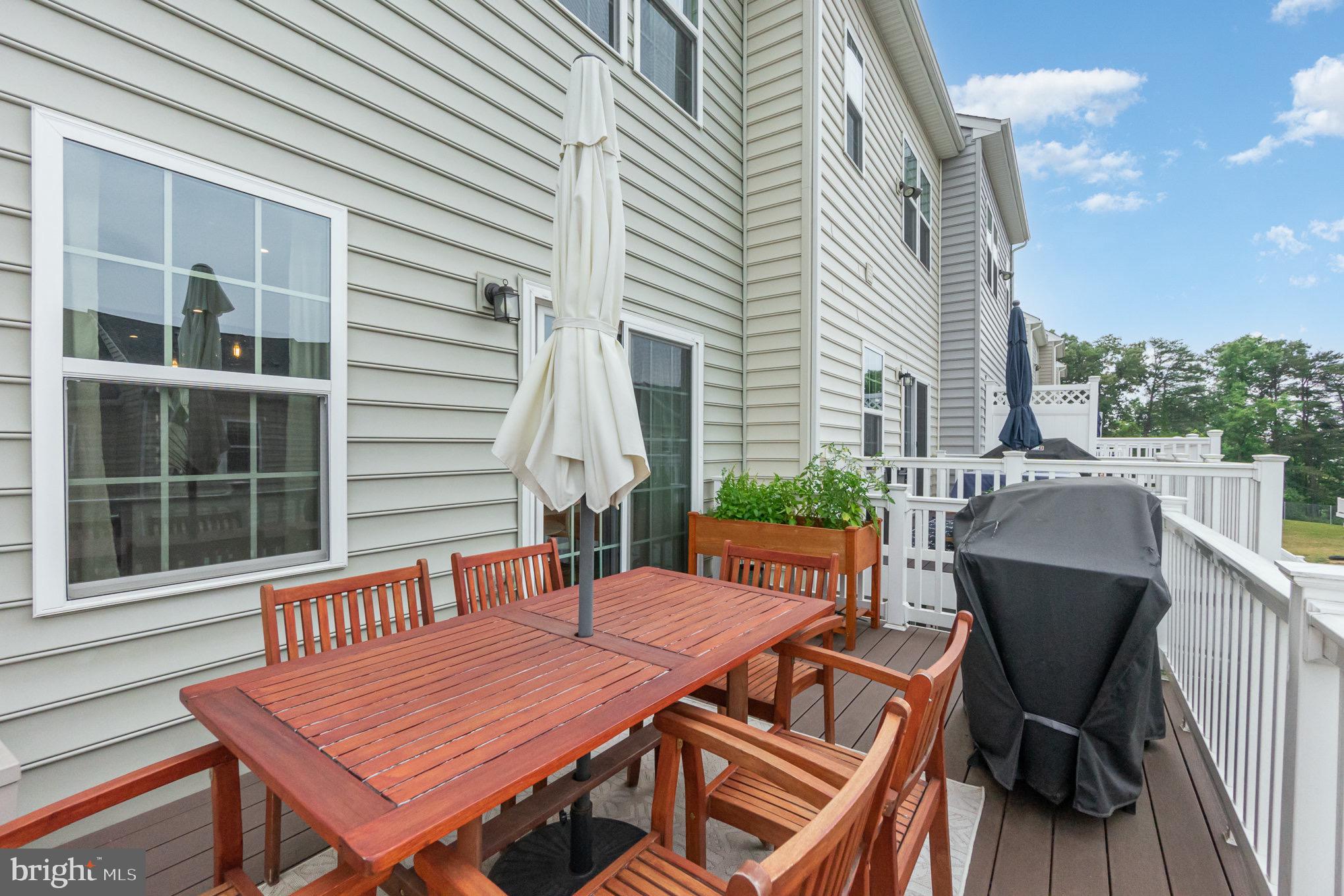 HIGHGATE VILLAGE - Residential