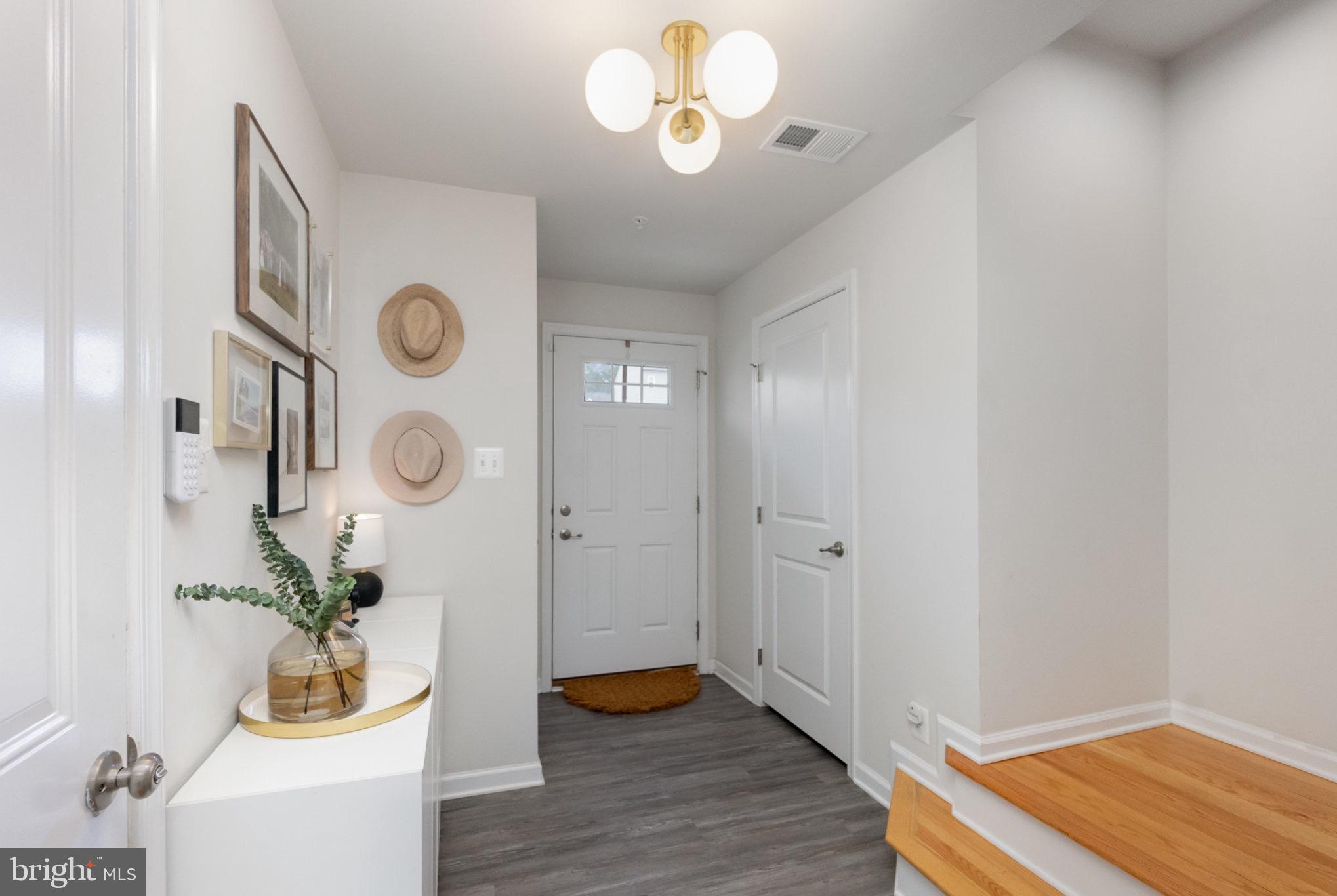 HIGHGATE VILLAGE - Residential