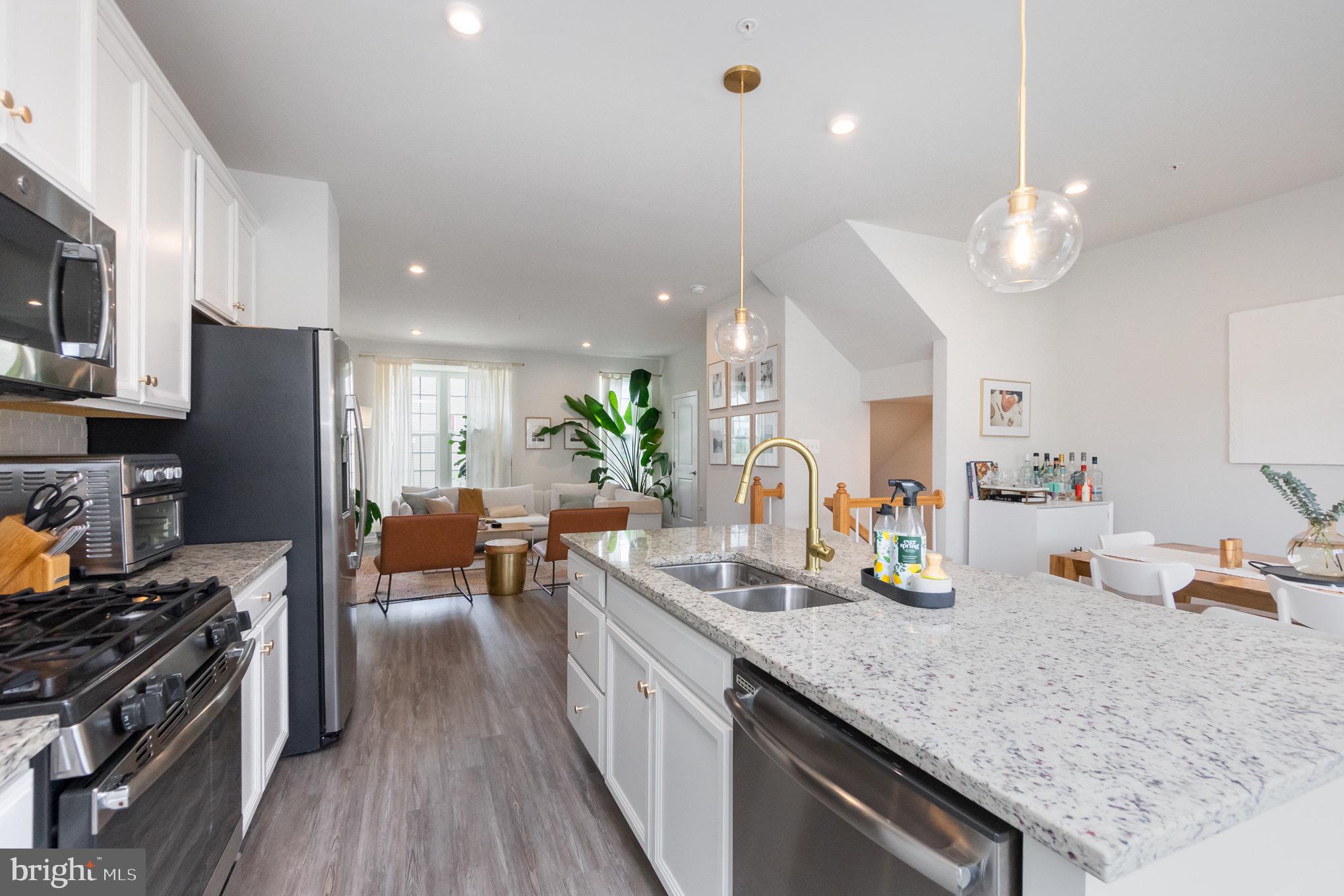 HIGHGATE VILLAGE - Residential