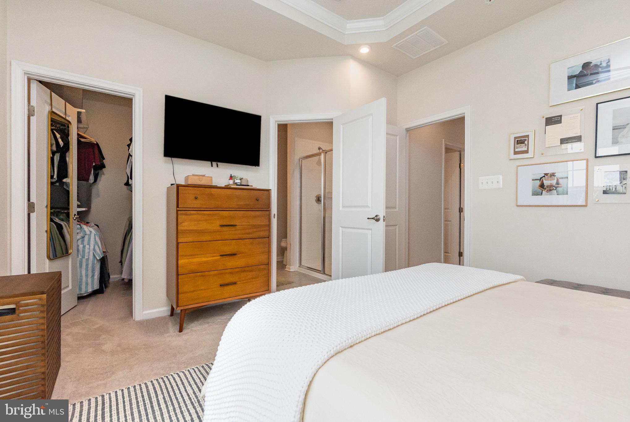 HIGHGATE VILLAGE - Residential