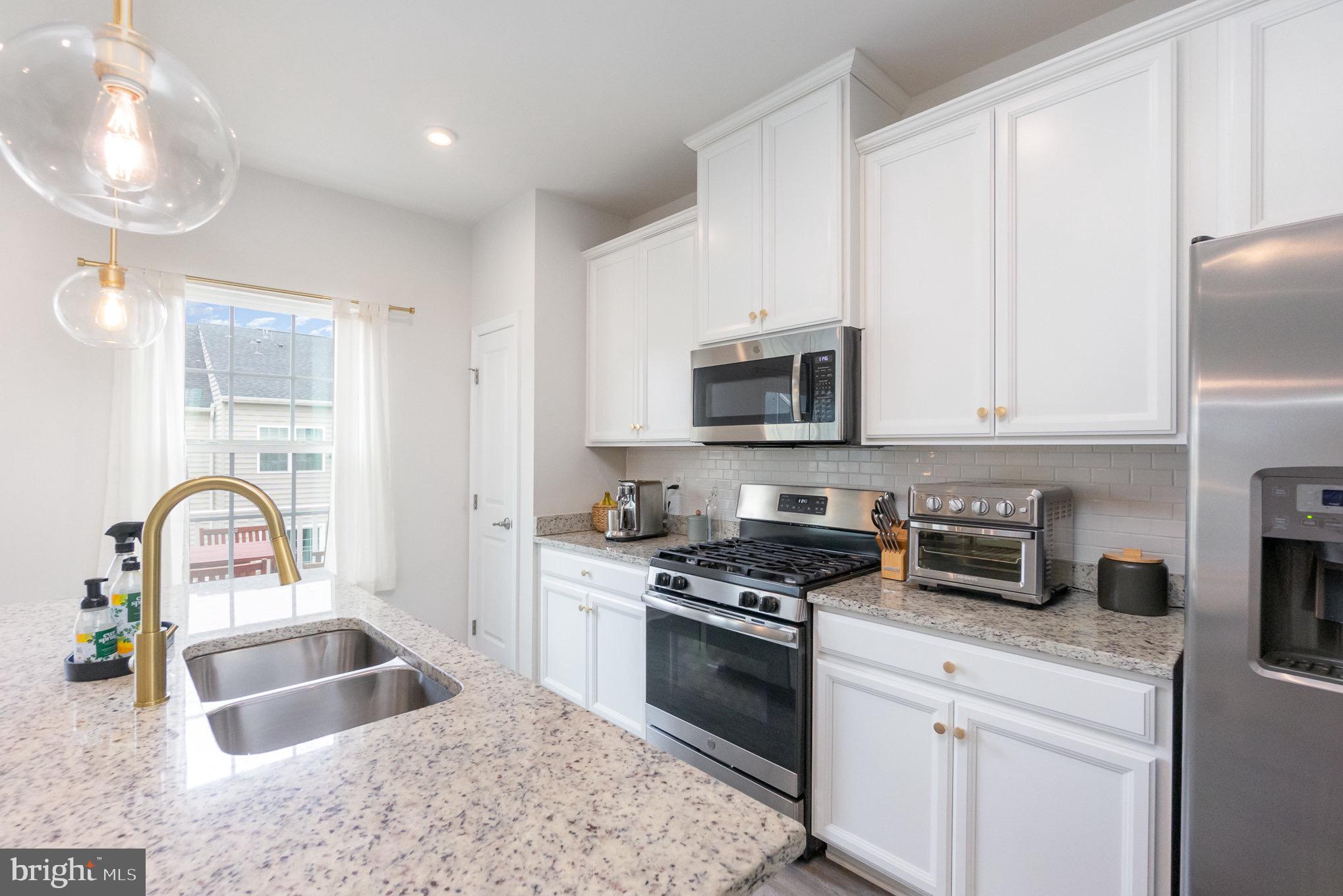 HIGHGATE VILLAGE - Residential