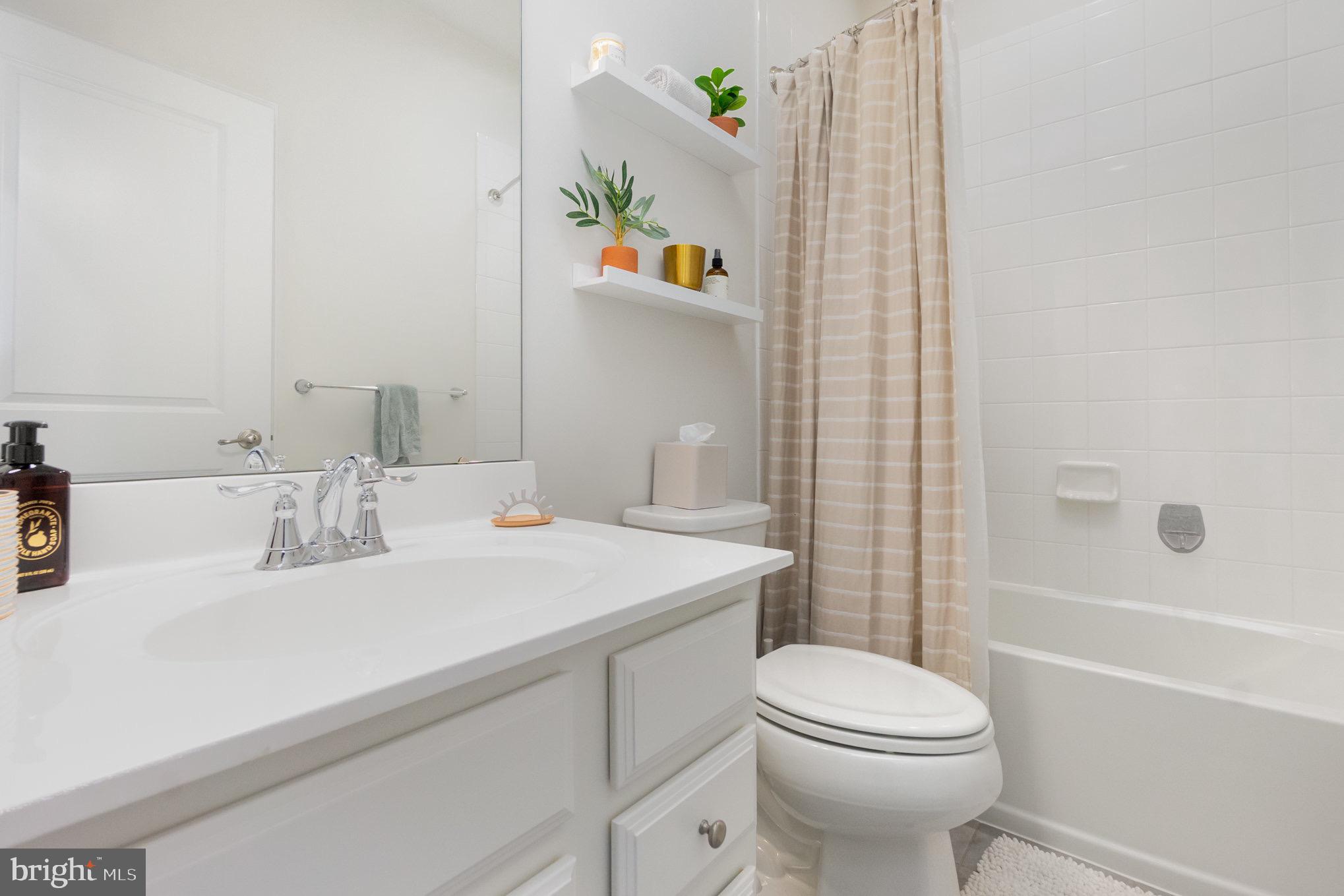 HIGHGATE VILLAGE - Residential