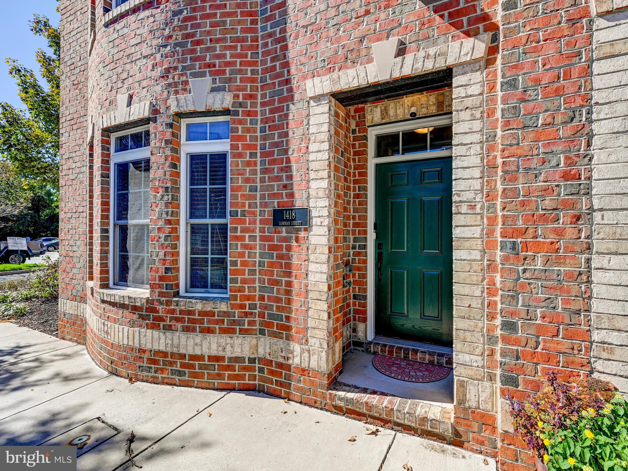 1418 LOWMAN STREET