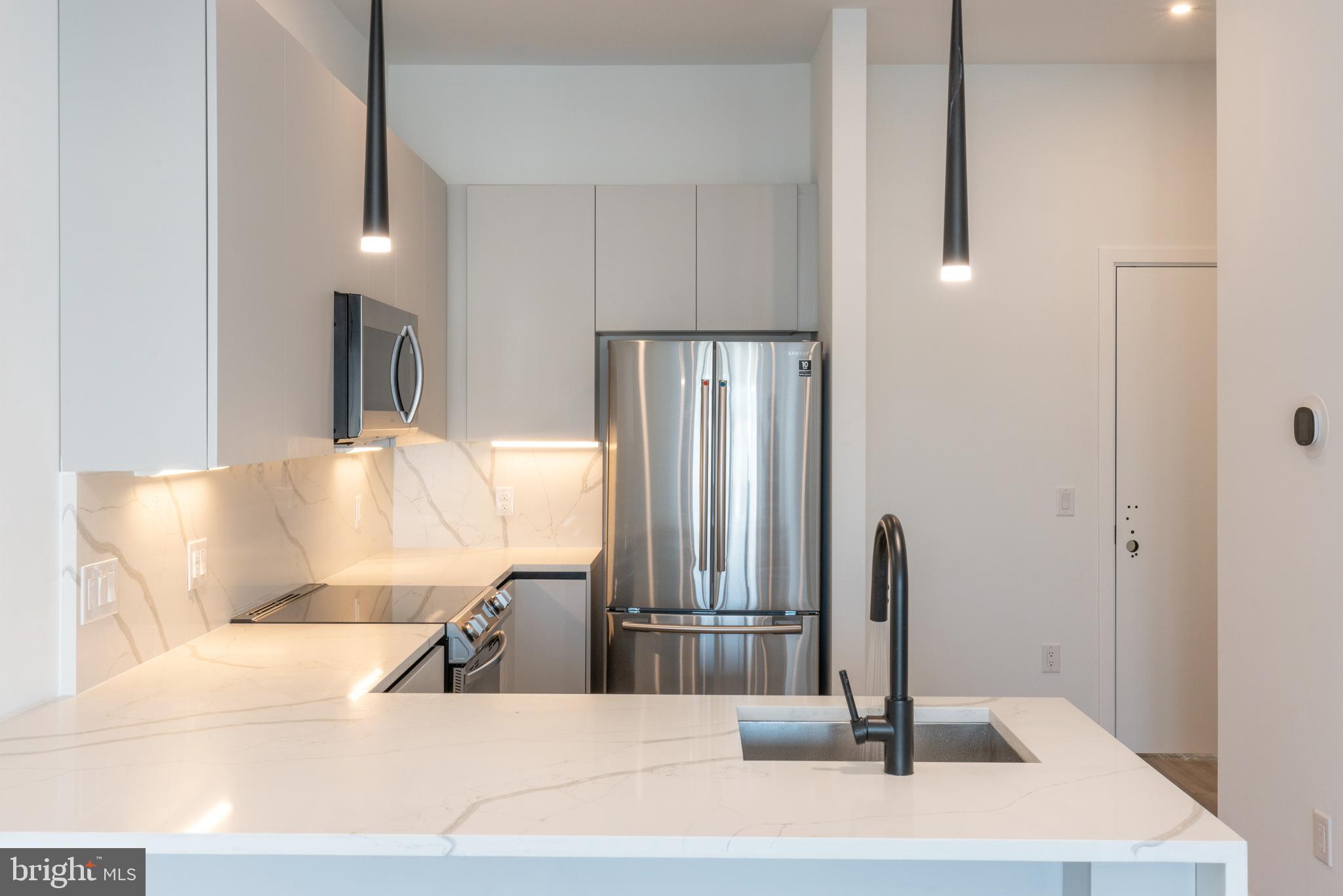 3120 W JEFFERSON STREET 402