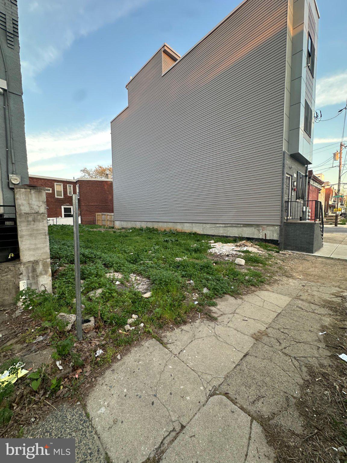 907 N 43RD