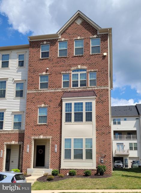 OAKDALE VILLAGE - Residential