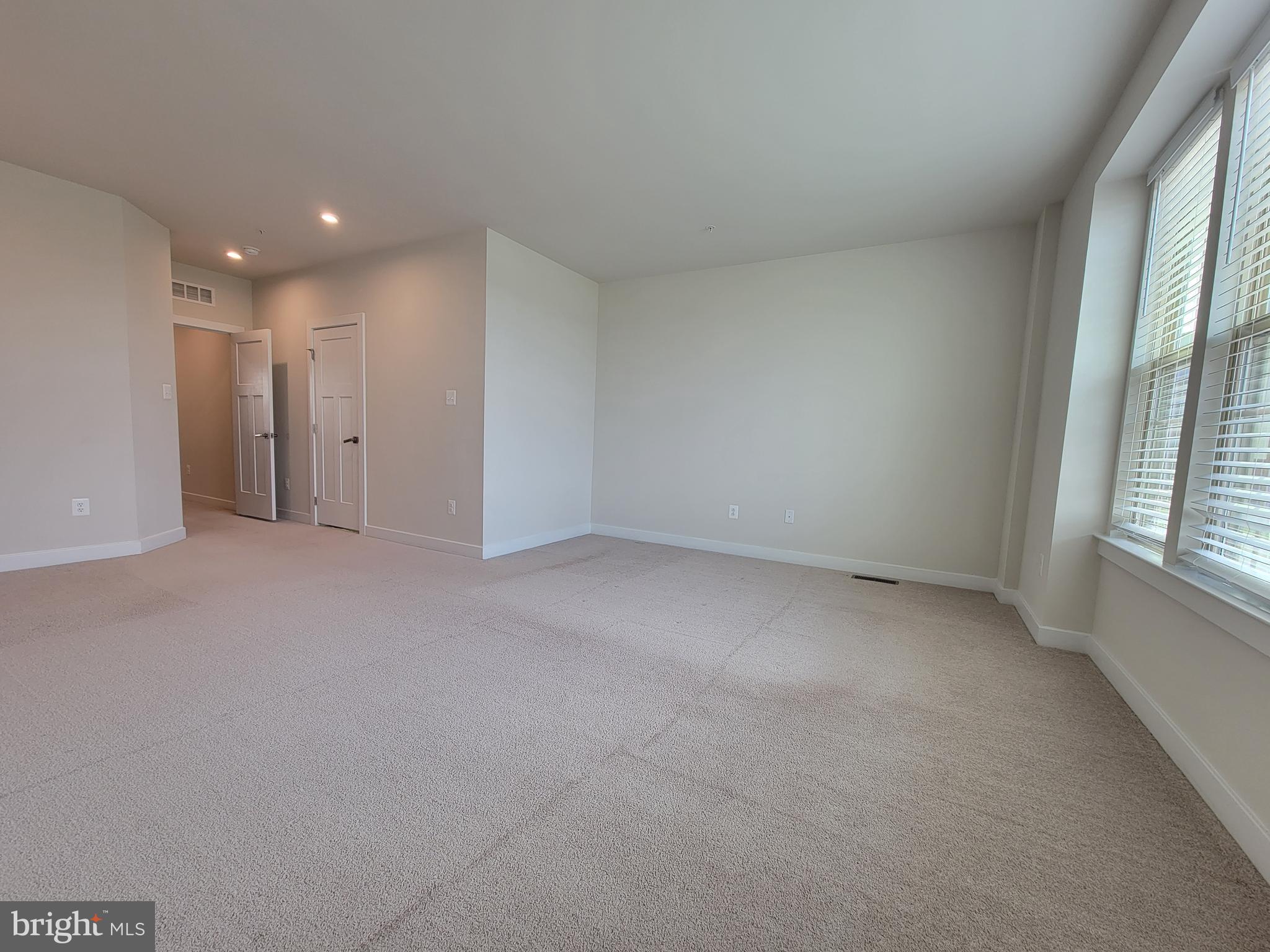 OAKDALE VILLAGE - Residential