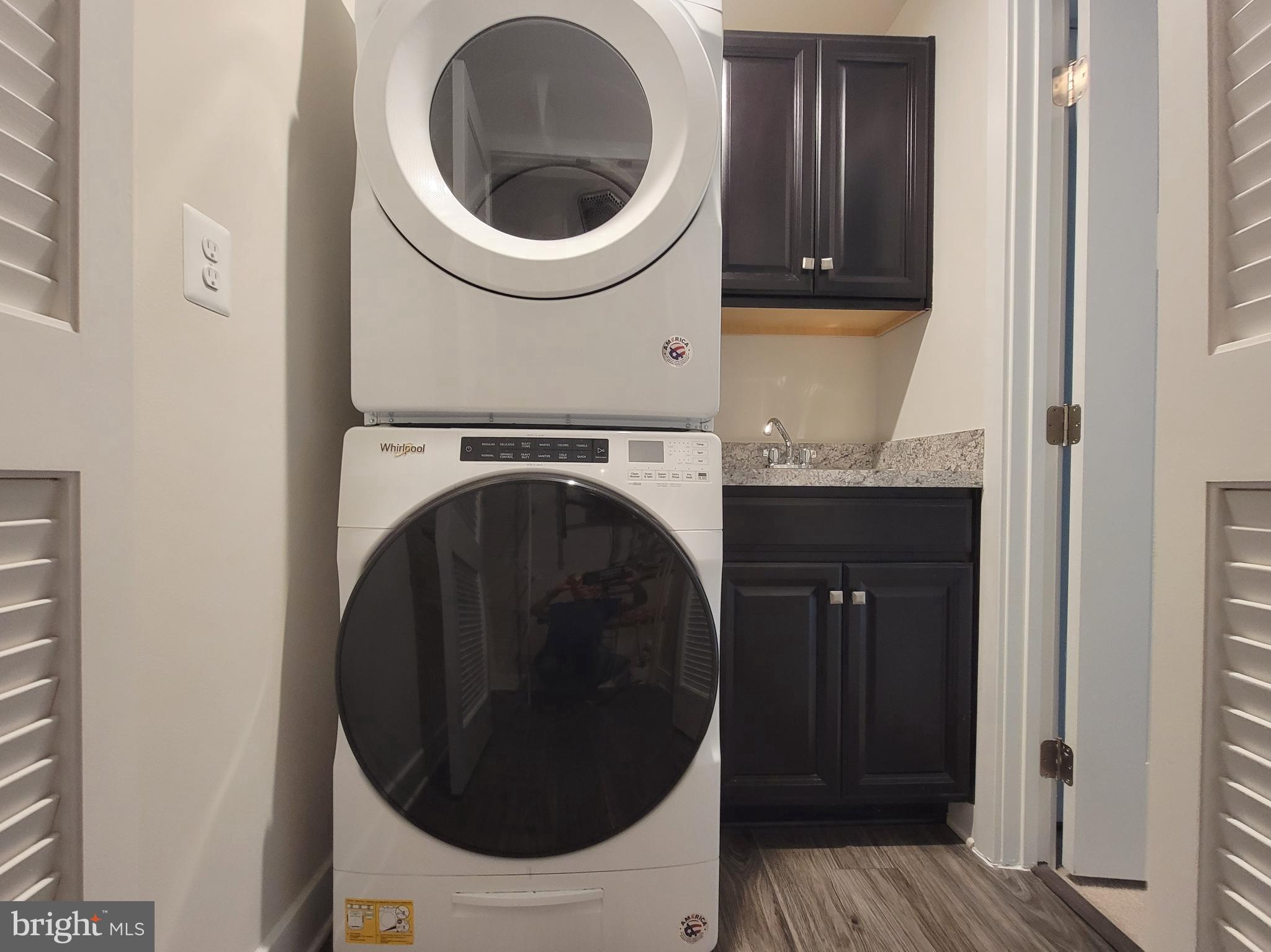 OAKDALE VILLAGE - Residential