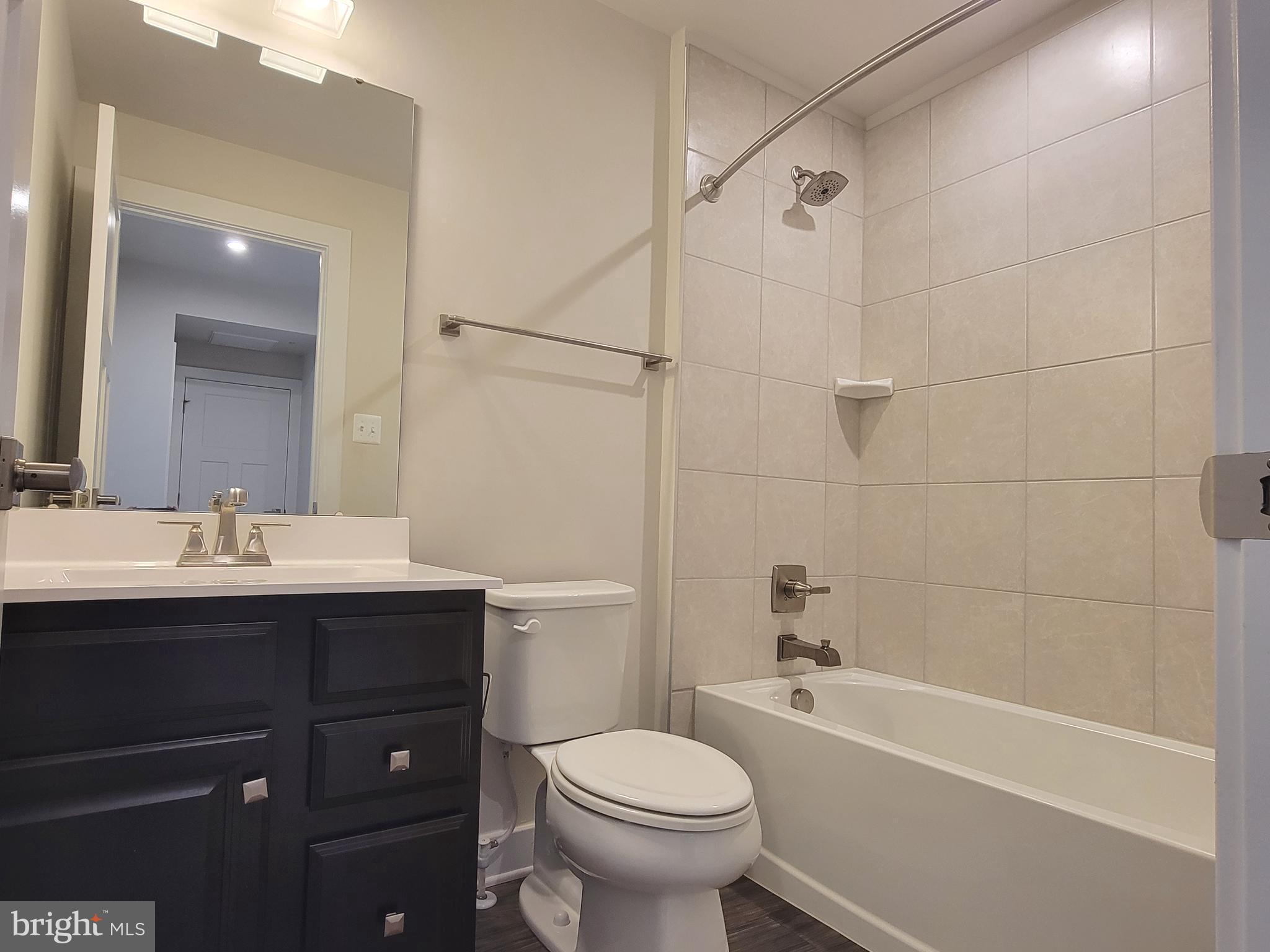 OAKDALE VILLAGE - Residential