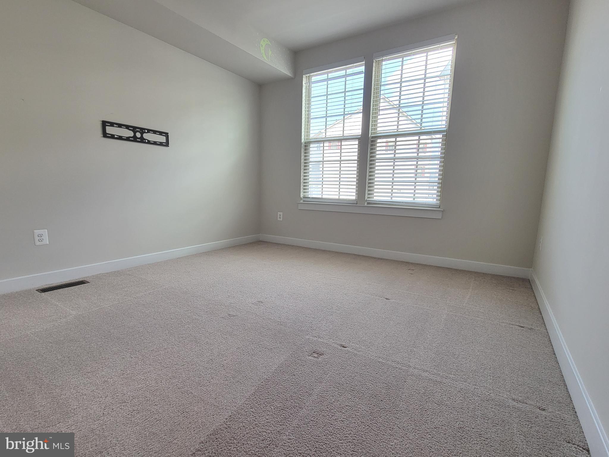 OAKDALE VILLAGE - Residential