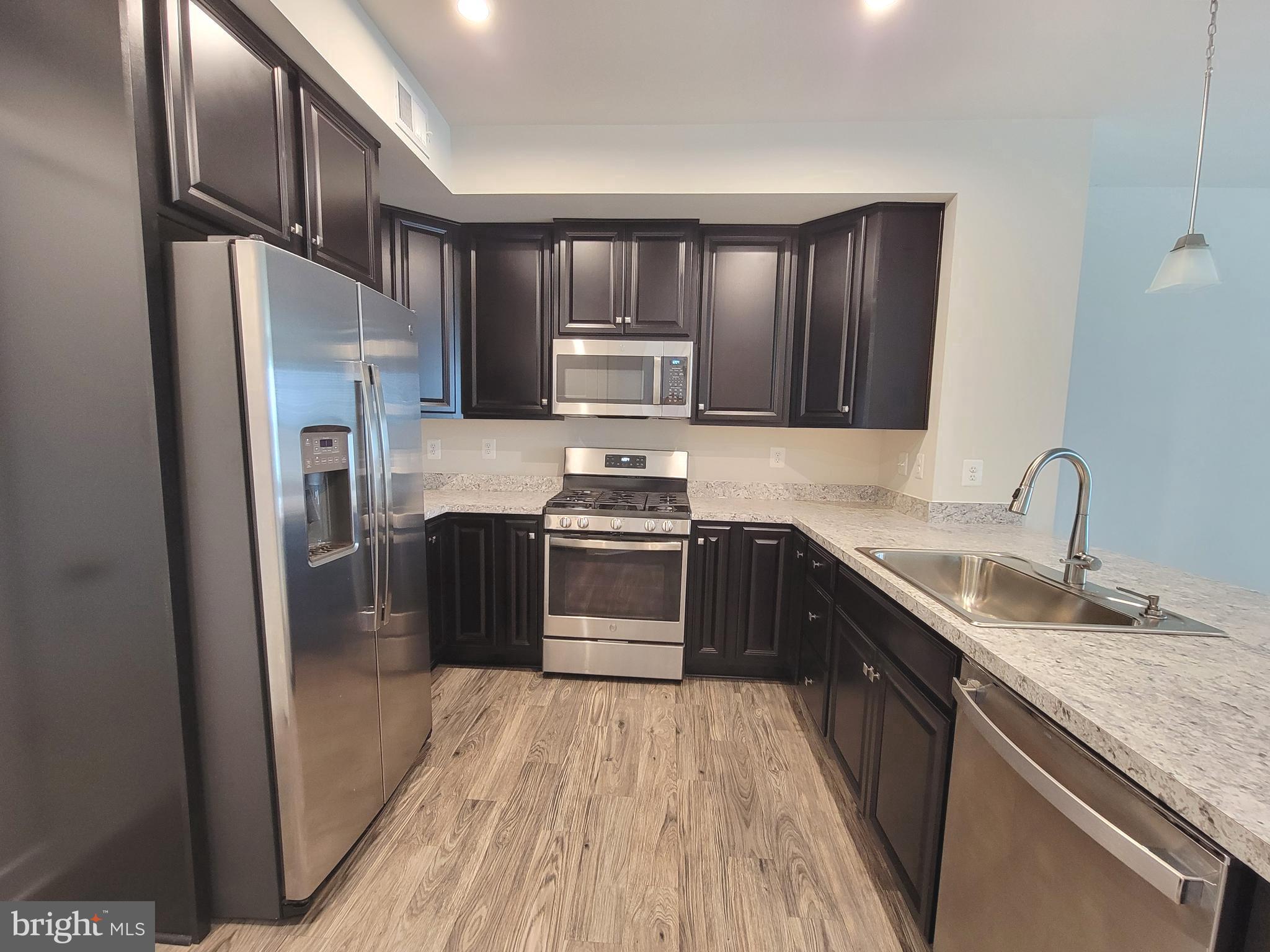 OAKDALE VILLAGE - Residential