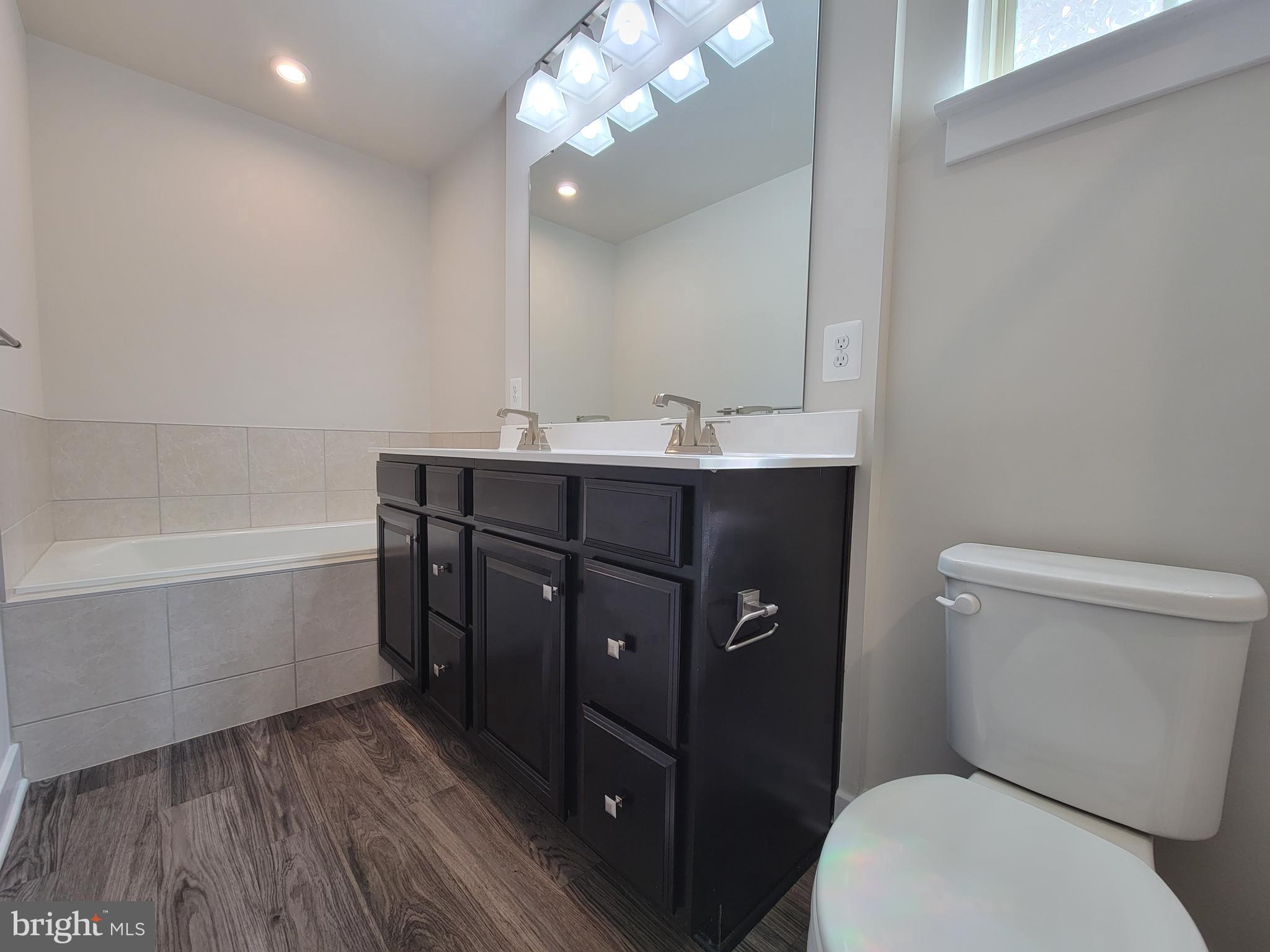 OAKDALE VILLAGE - Residential