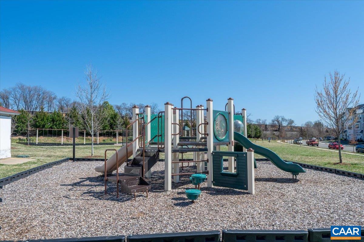 PLEASANT GREEN - Residential