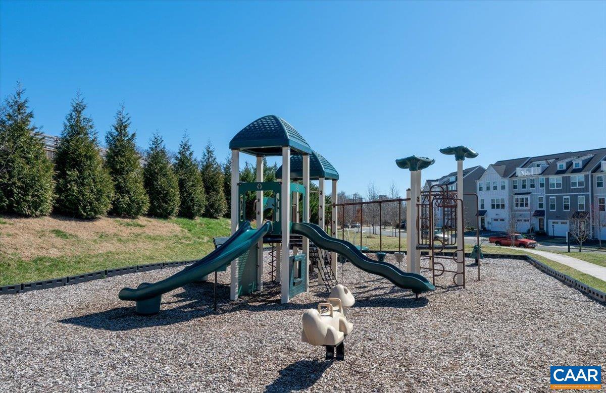 PLEASANT GREEN - Residential