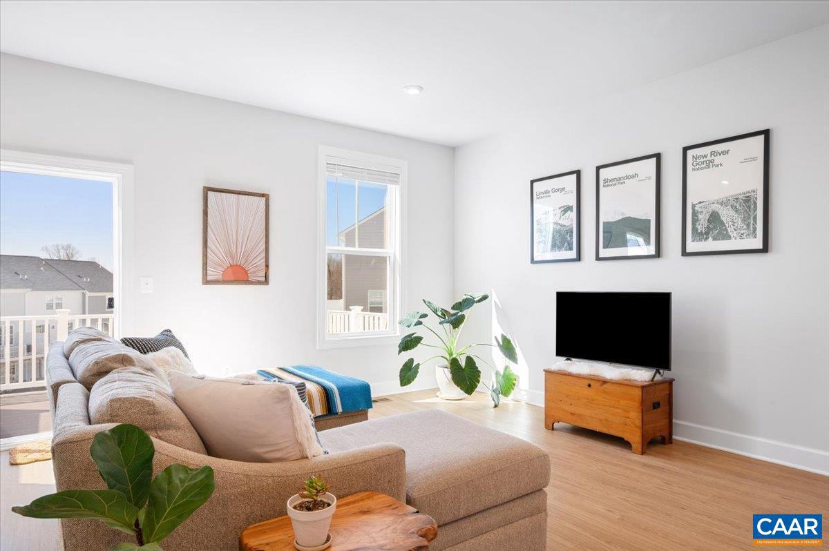 PLEASANT GREEN - Residential