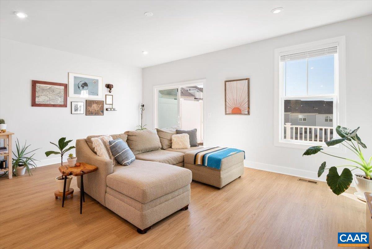 PLEASANT GREEN - Residential