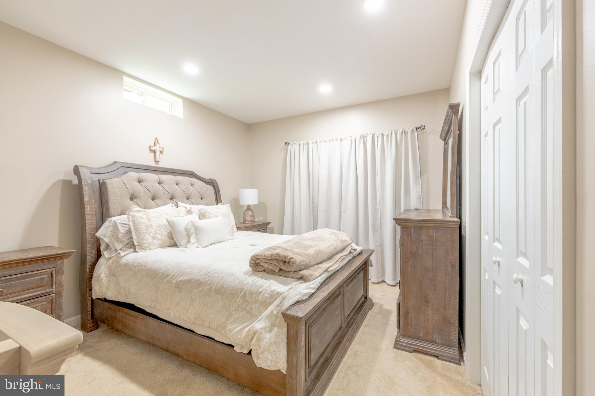 DAVIS ESTATES - Residential