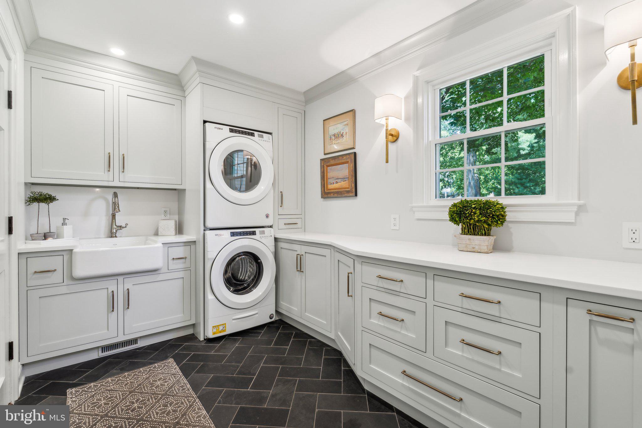 POTOMAC FALLS - Residential