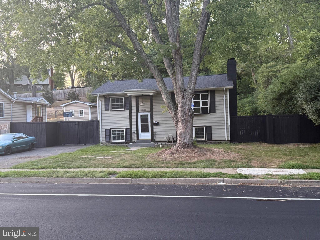 Photo of 15137 Cloverdale Road, WOODBRIDGE, VA 22193 (MLS # VAPW2127304)