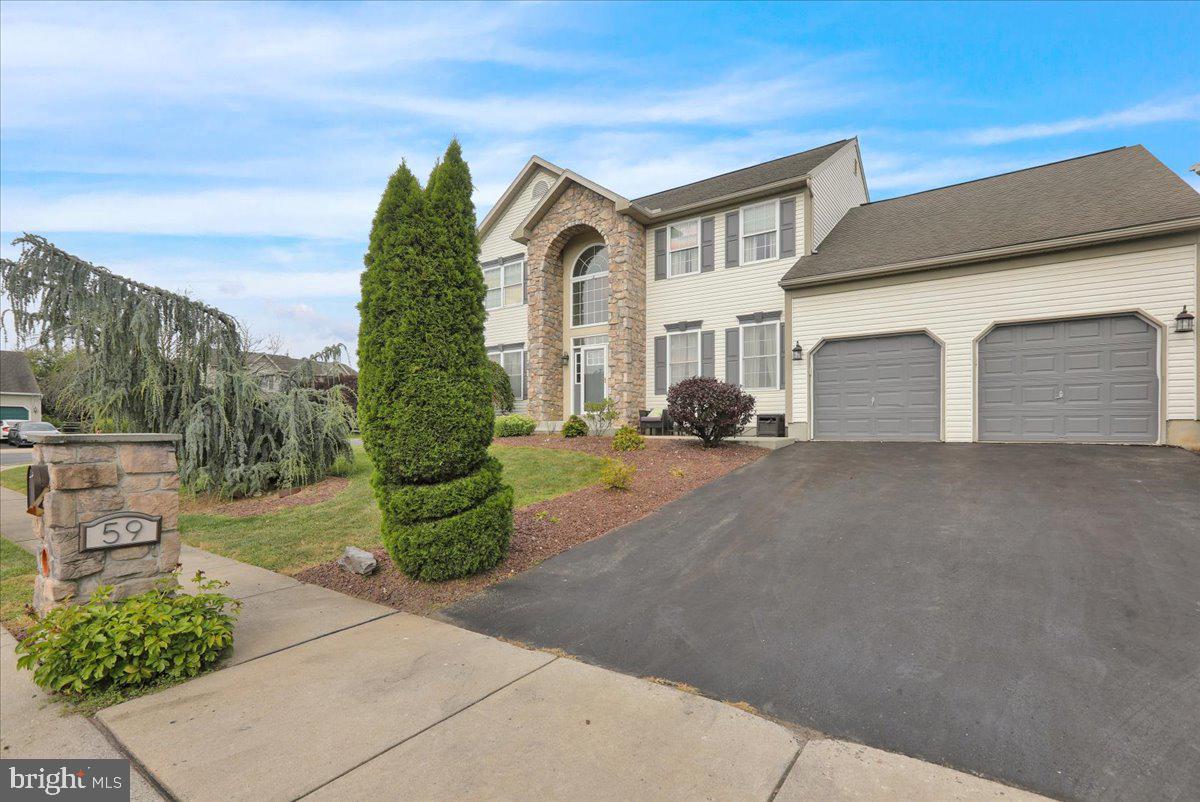 59 VERSAILLES COURT